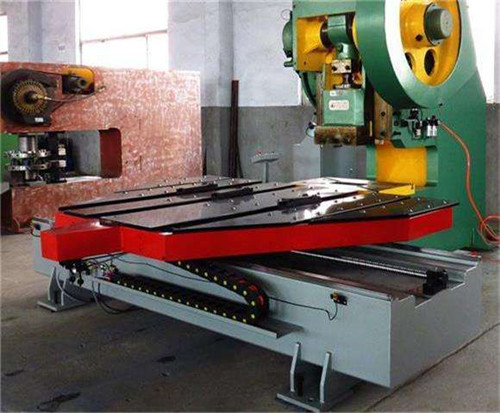 數控送(song)料機的(de)應用行(hang)業簡介(jiè)