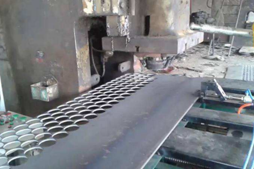 圓片落(luò)料機的選購(gou)技巧及主要(yao)配件解析