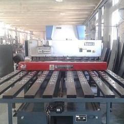 數控前送(sòng)料剪闆機是幹什(shí)麽用的