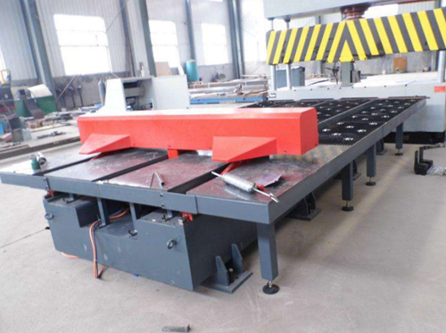 全自(zì)動送料剪闆(pǎn)機的性能及(jí)價格