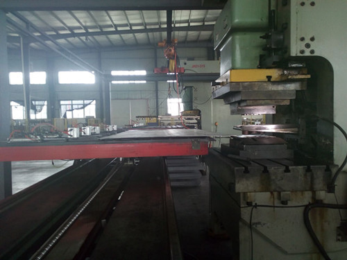 　該公司(si)爲國内(nei)較有實(shi)力的鋼(gang)背刹車(che)盤制造(zao)商，擁有(yǒu)獨立的(de)設計研(yán)發部門(men)和專業(yè)的技術(shù)團隊，對(duì)生産加(jiā)工設備(bei)要求比(bi)較高，我(wo)們能合(he)作成功(gōng)得益于(yu)該公司(sī)負責人(ren)的高度(dù)信任和(he)本公司(sī)設備質(zhi)量的自(zì)我肯定(dìng)。